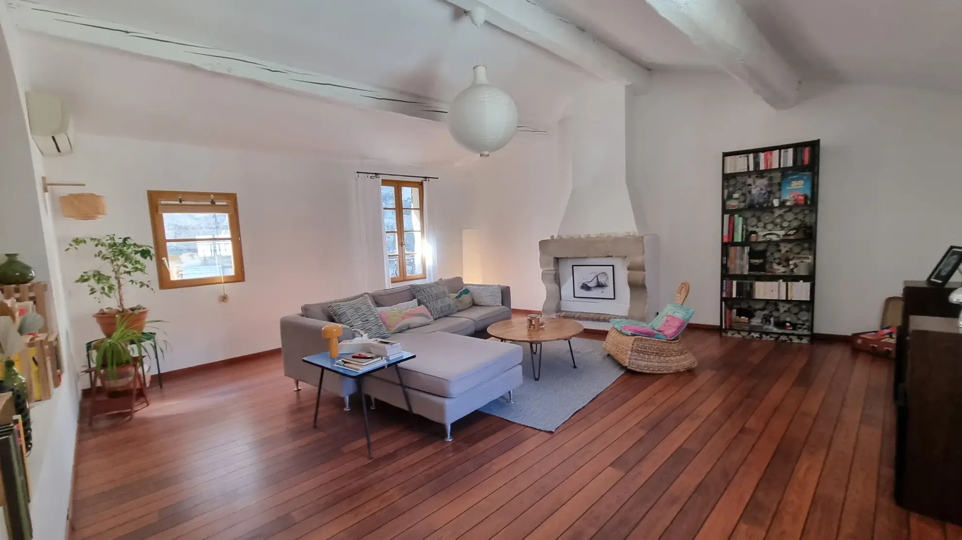 Appartement 4 pièces rénové à Sommieres - 113,49 m², proche centre-ville 