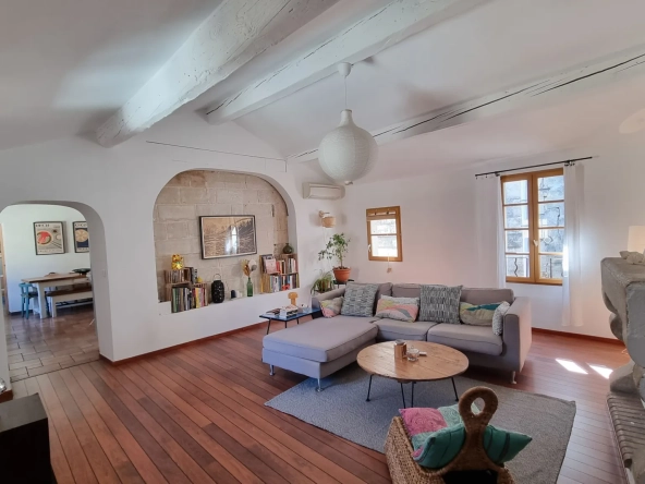 Appartement 4 pièces rénové à Sommieres - 113,49 m², proche centre-ville