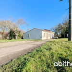 Maison en pierre à rénover de 110 m2 à Galgon, potentiel intéressant