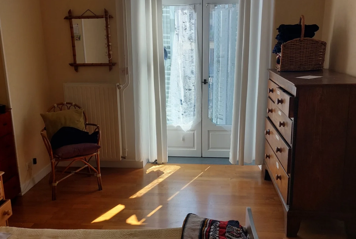 Appartement lumineux de 93,22 m² à Vichy avec balcon et ascenseur 