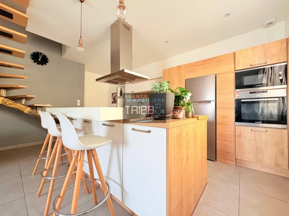 Maison de village de 92 m² avec garage à Pollestres - Confort et charme au centre