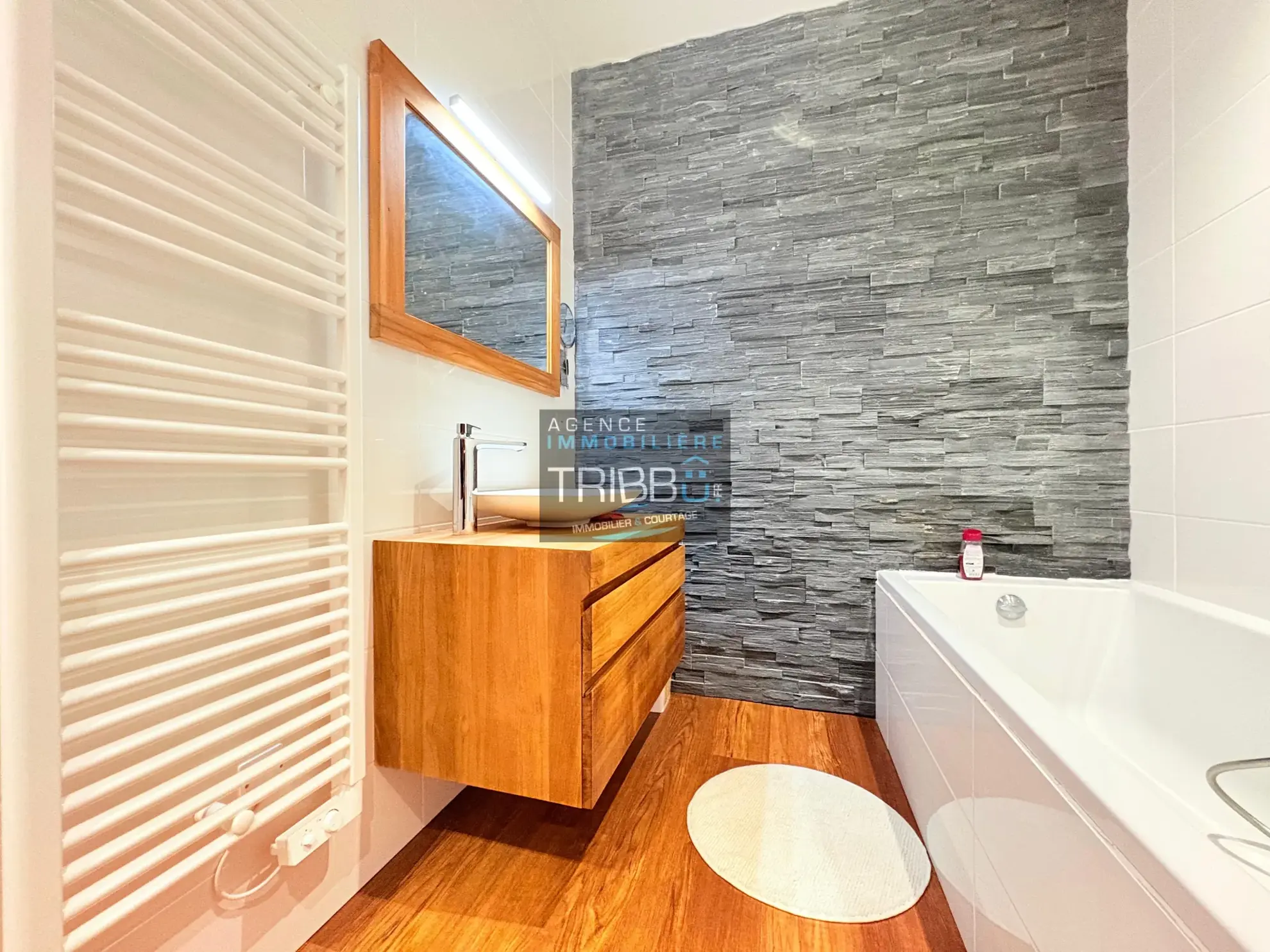 Maison de village de 92 m² avec garage à Pollestres - Confort et charme au centre 