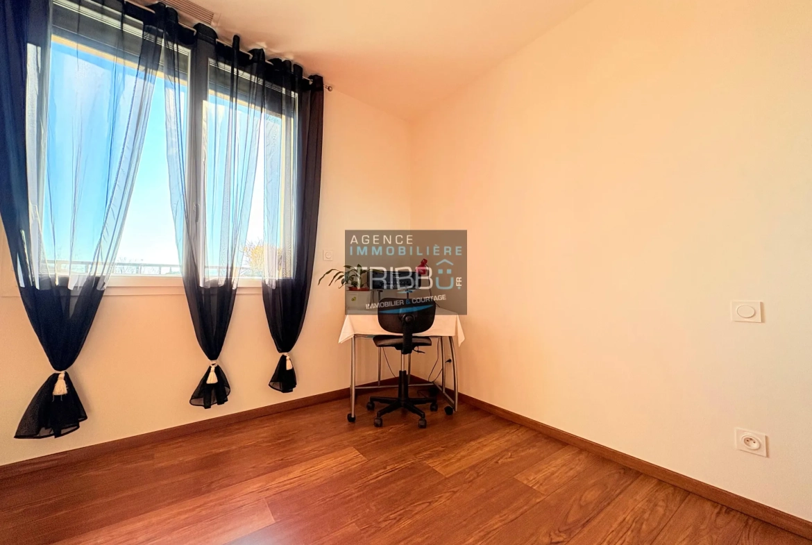 Maison de village de 92 m² avec garage à Pollestres - Confort et charme au centre 