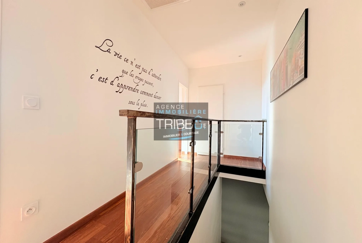 Maison de village de 92 m² avec garage à Pollestres - Confort et charme au centre 