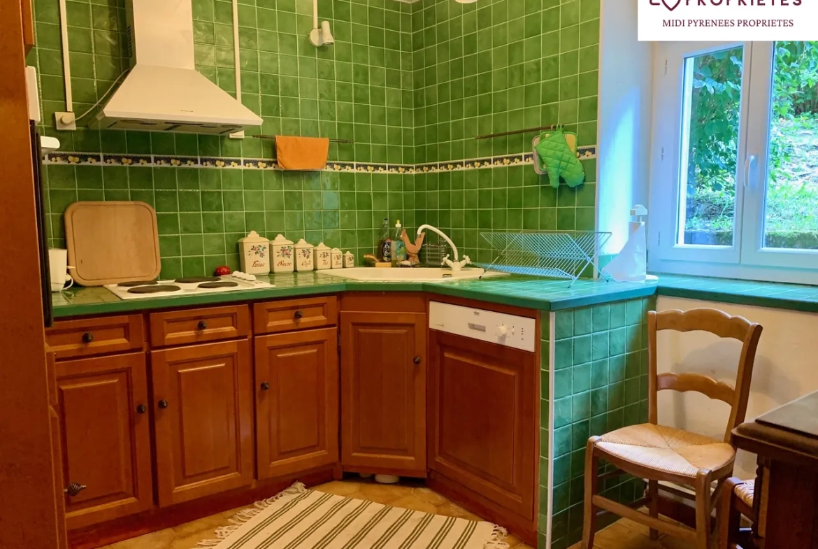 Magnifique maison de village rénovée avec 3 chambres et jardin à Le Port 