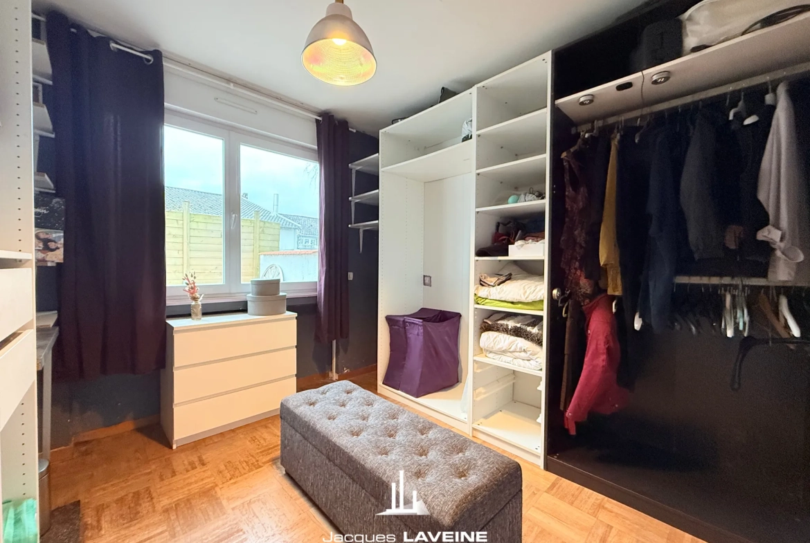 Belle maison 7 pièces de 134m² à Noisseville proche de Metz avec terrasse et garages 