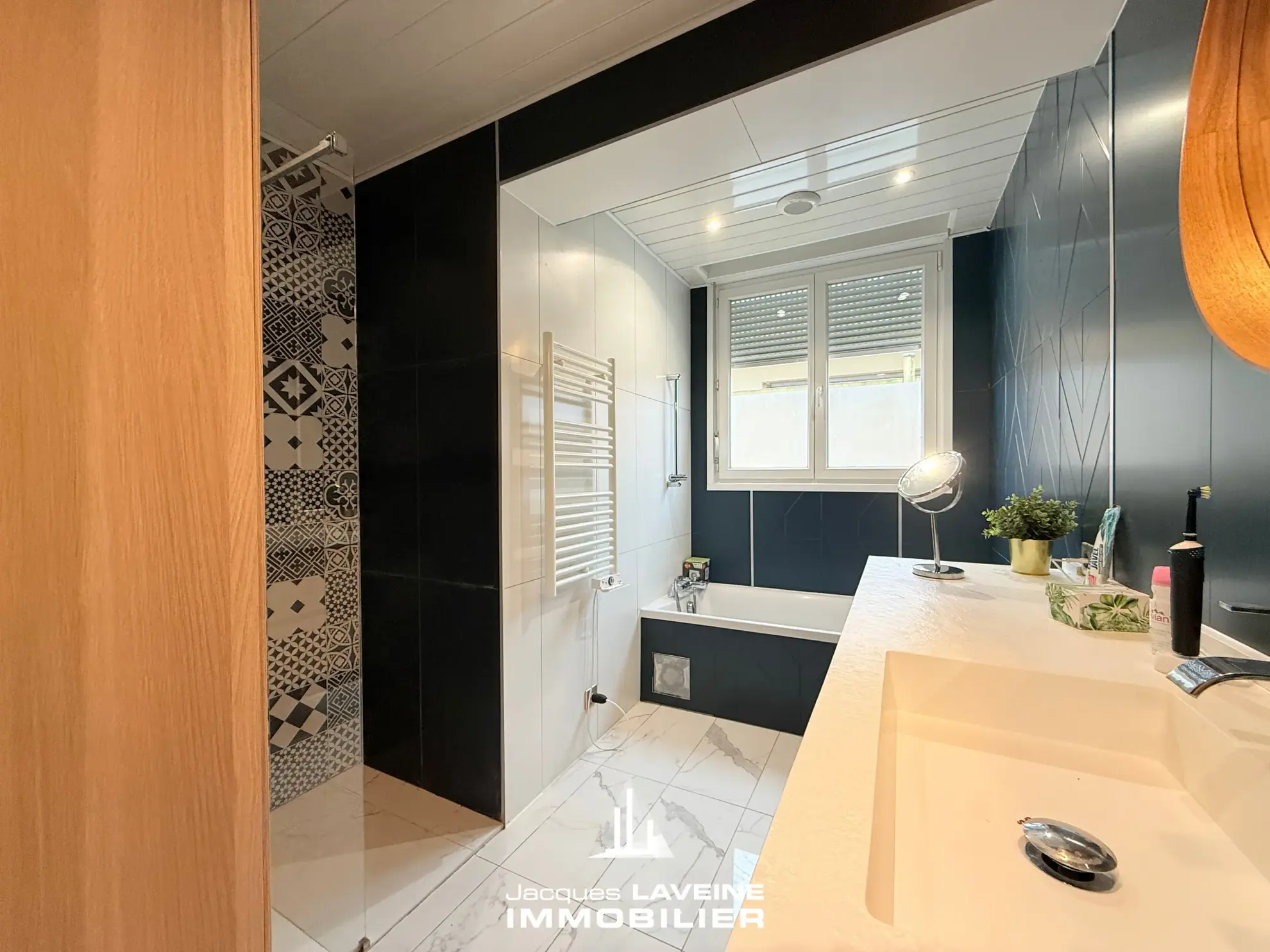 Belle maison 7 pièces de 134m² à Noisseville proche de Metz avec terrasse et garages 