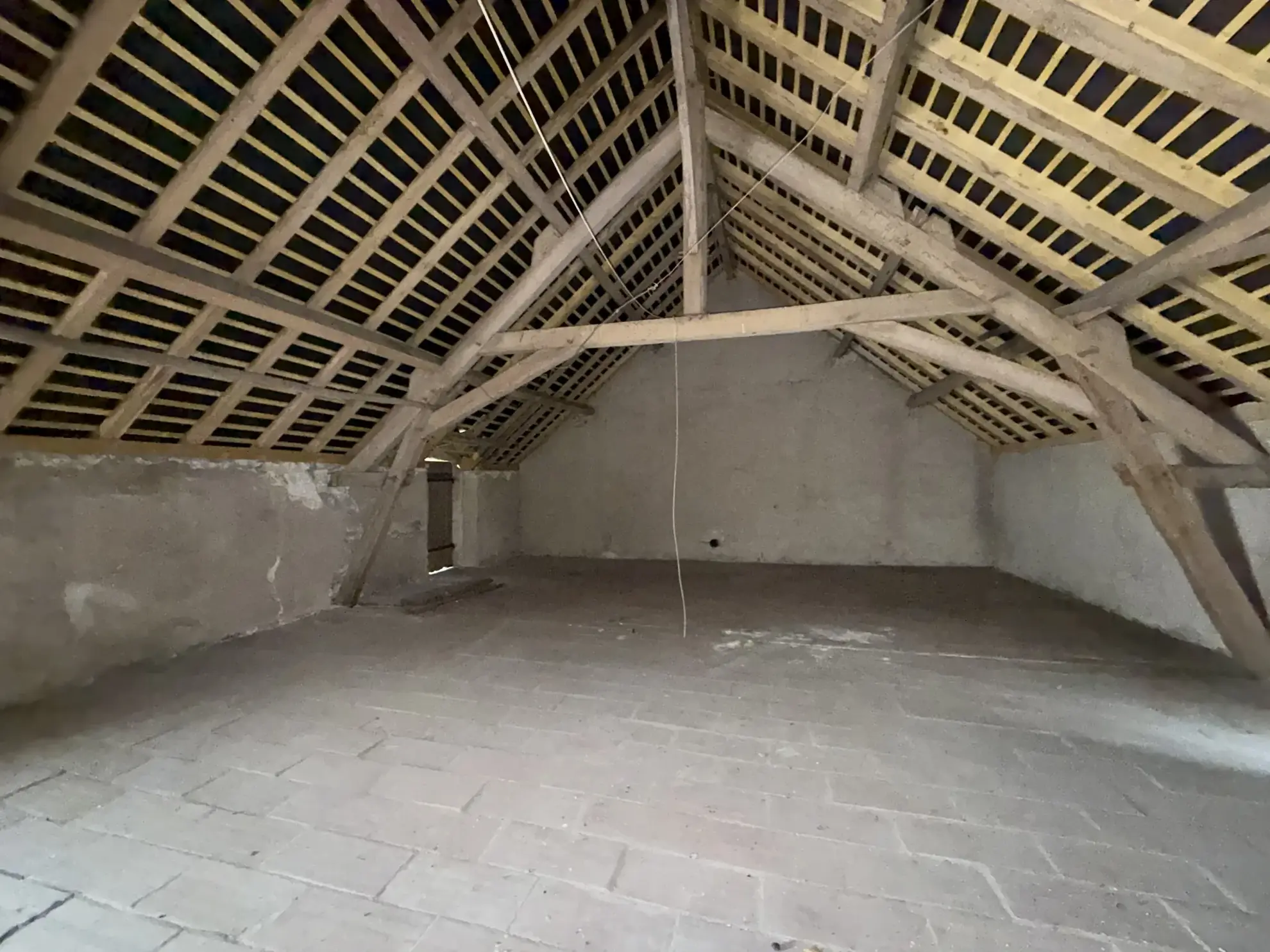Ferme à rénover avec grange et terrain constructible à Preuilly 