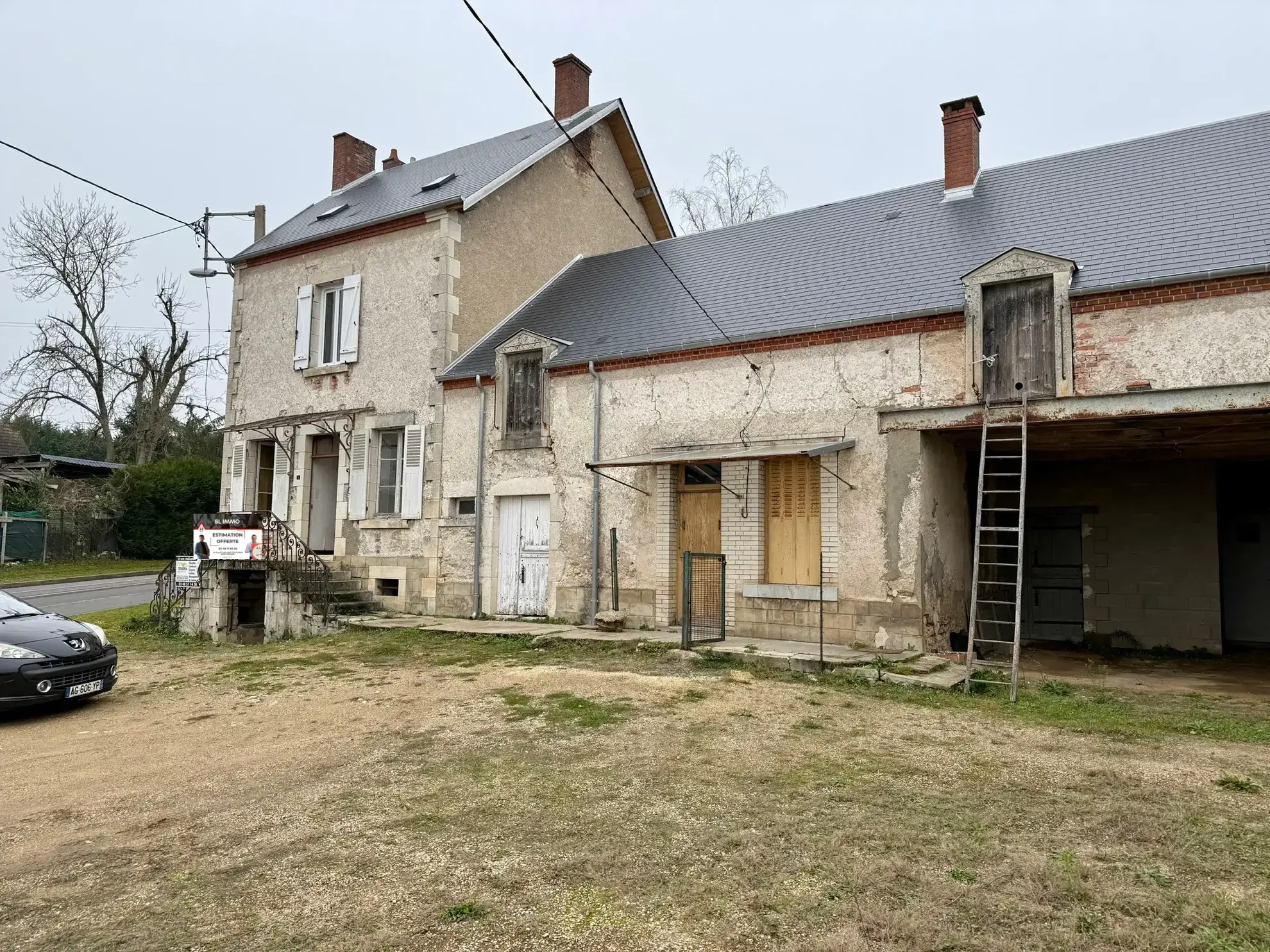 Ferme à rénover avec grange et terrain constructible à Preuilly 