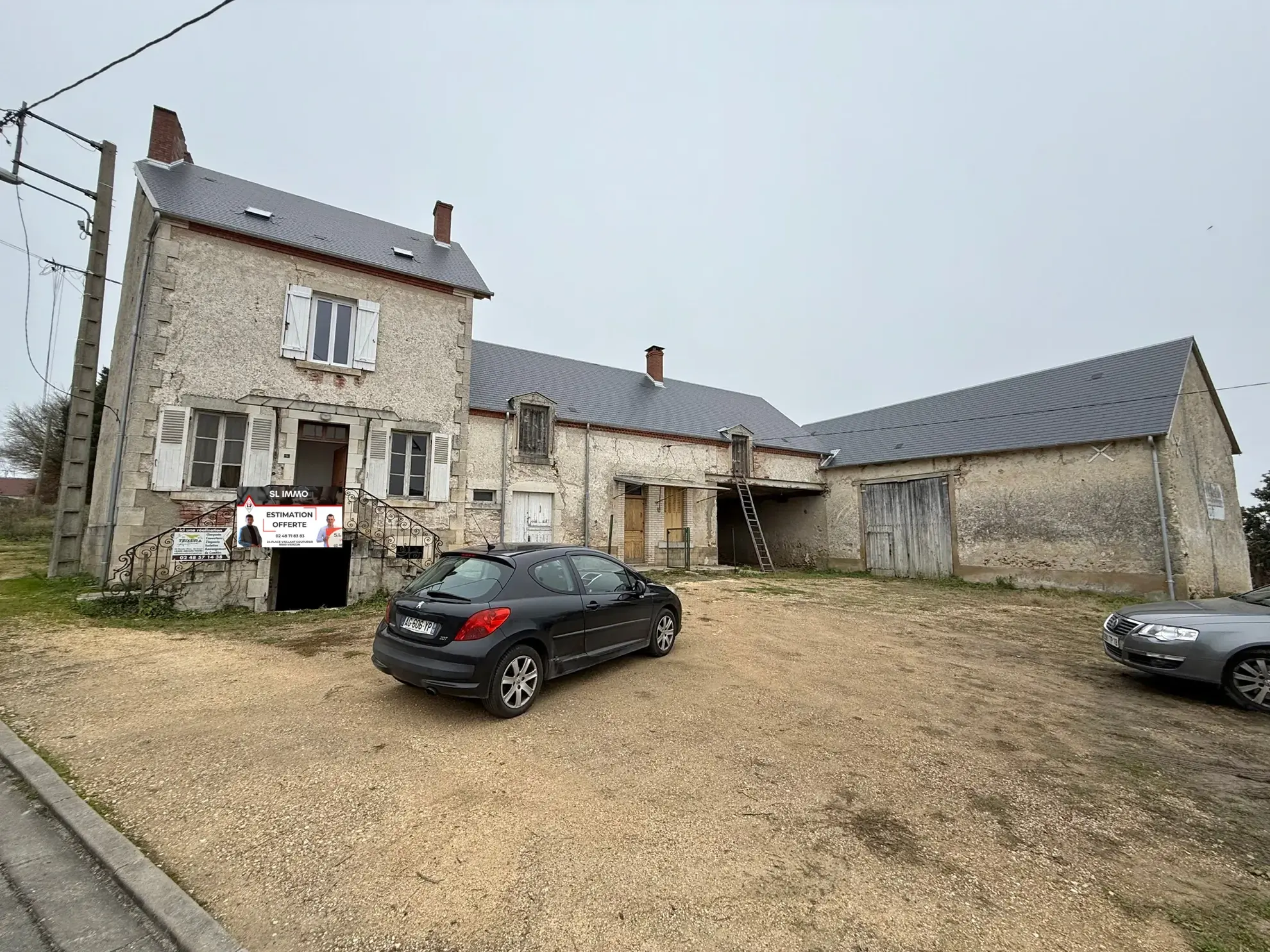 Ferme à rénover avec grange et terrain constructible à Preuilly 