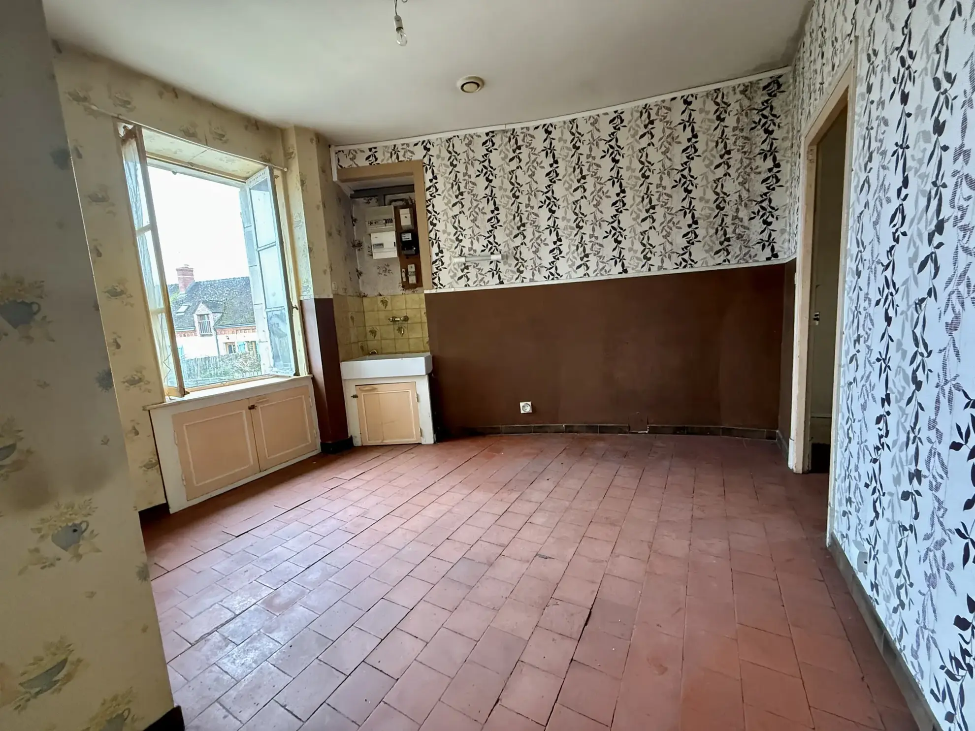 Ferme à rénover avec grange et terrain constructible à Preuilly 