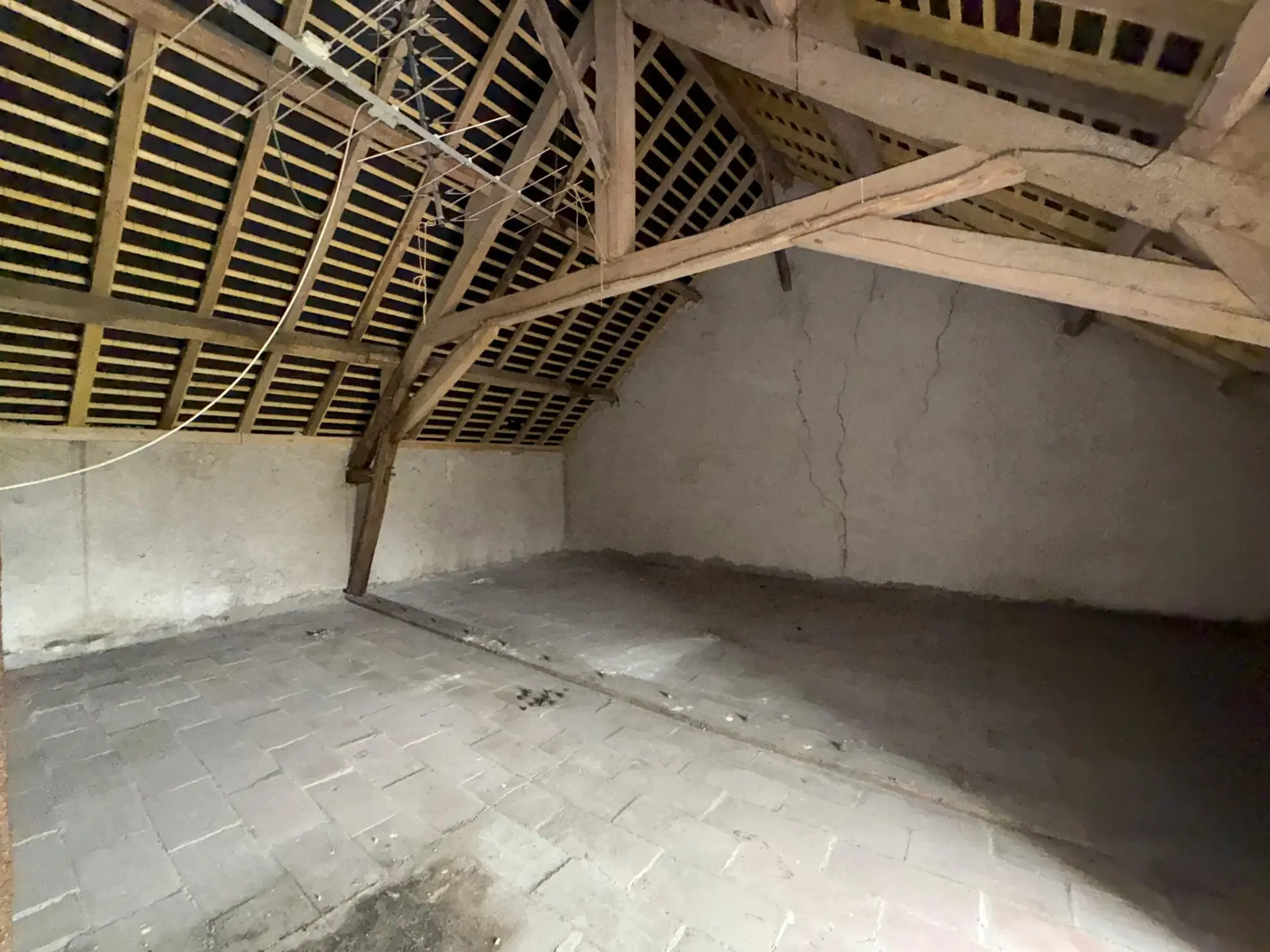 Ferme à rénover avec grange et terrain constructible à Preuilly 