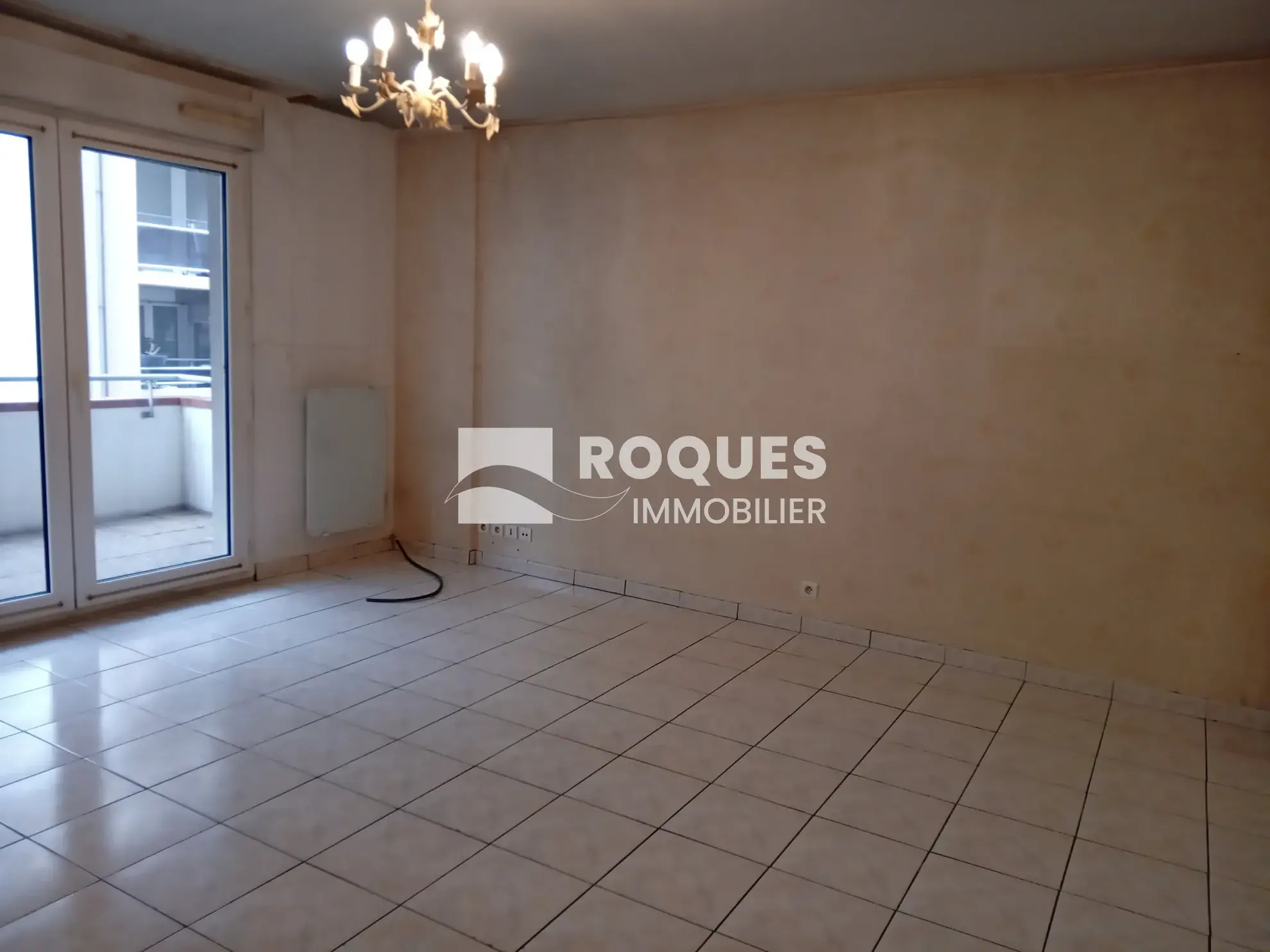 Appartement T3 à Millau avec terrasse, cave et parking 