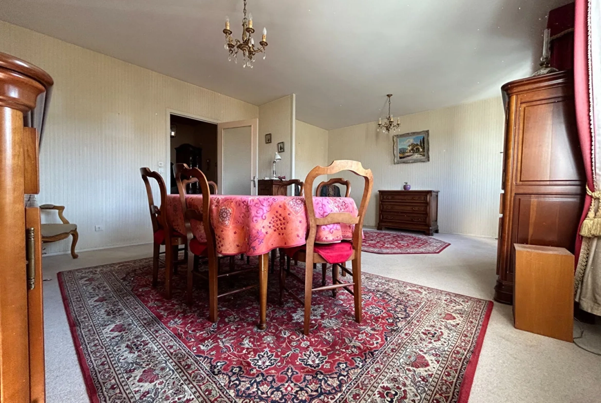 Appartement T6 spacieux à vendre à Beaumont (63110) avec parking, cave et chauffage écologique 