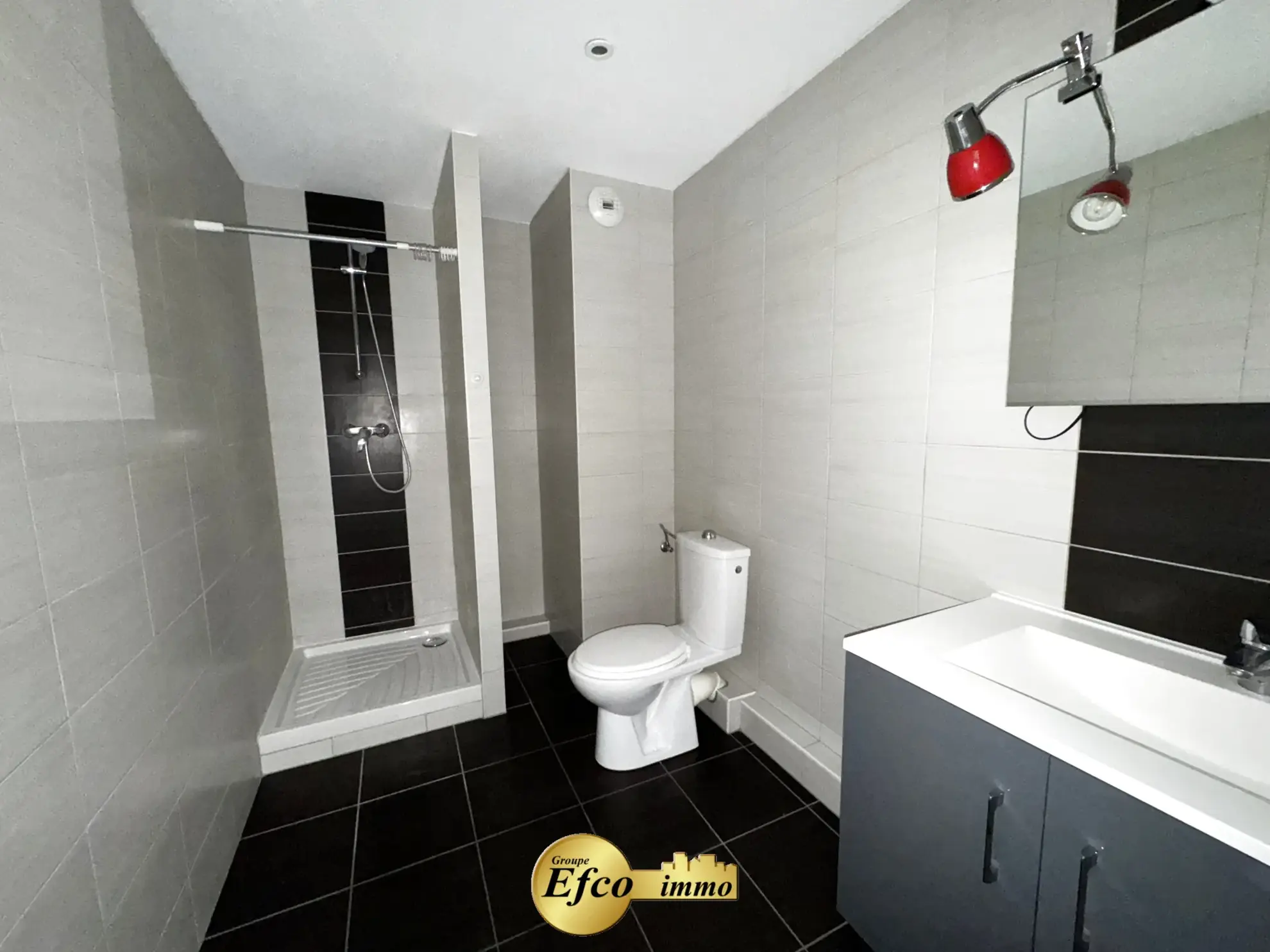 Appartement 2 pièces de 51,89 m² à Saint-Louis avec terrasse et parking 