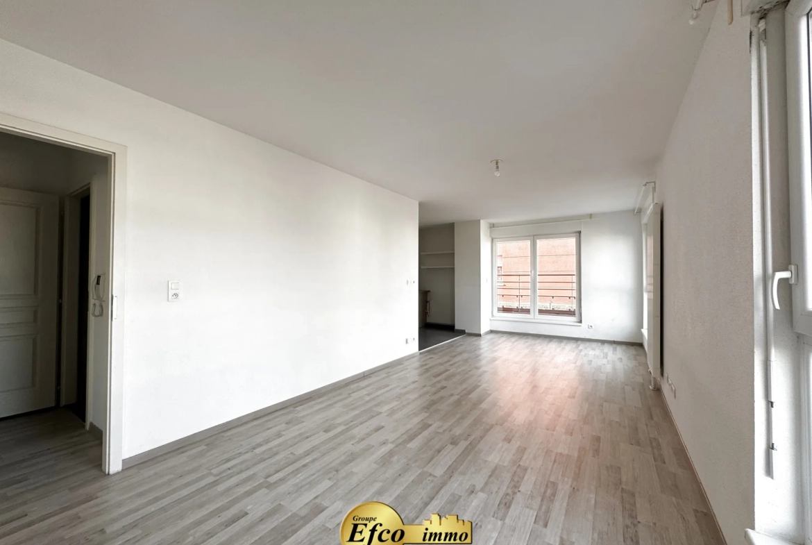 Appartement 2 pièces de 51,89 m² à Saint-Louis avec terrasse et parking 
