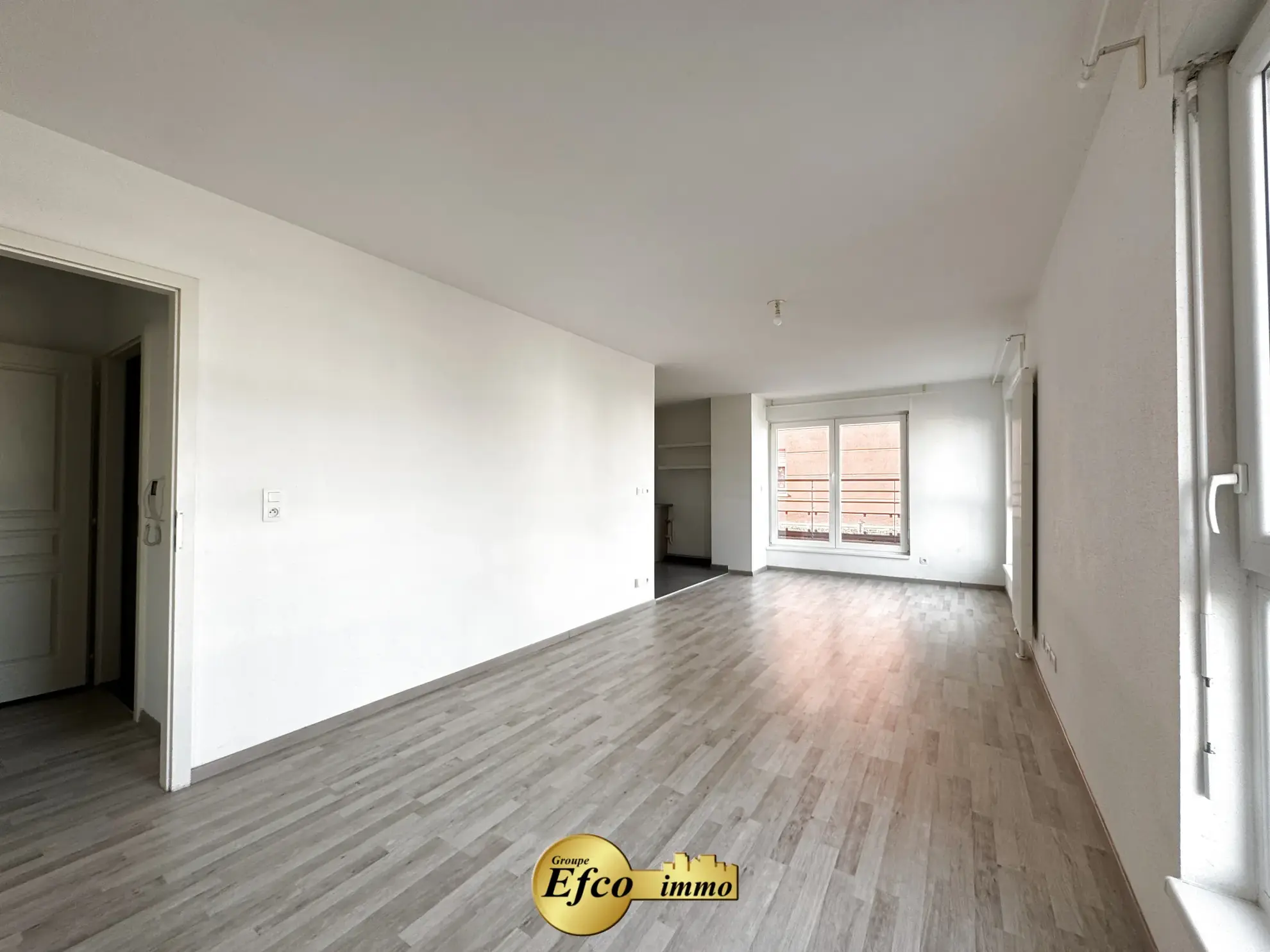 Appartement 2 pièces de 51,89 m² à Saint-Louis avec terrasse et parking 
