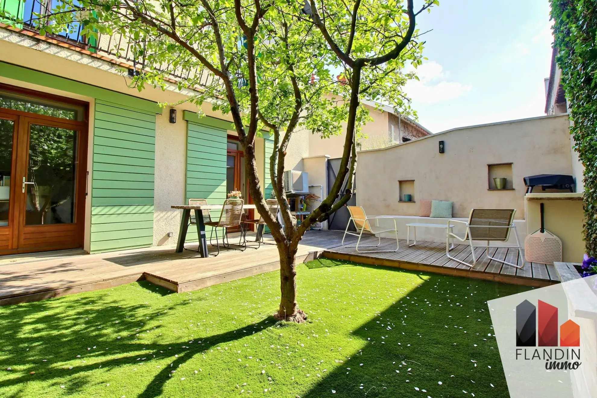 Appartement avec jardin et terrasse en centre-ville de Vernaison 