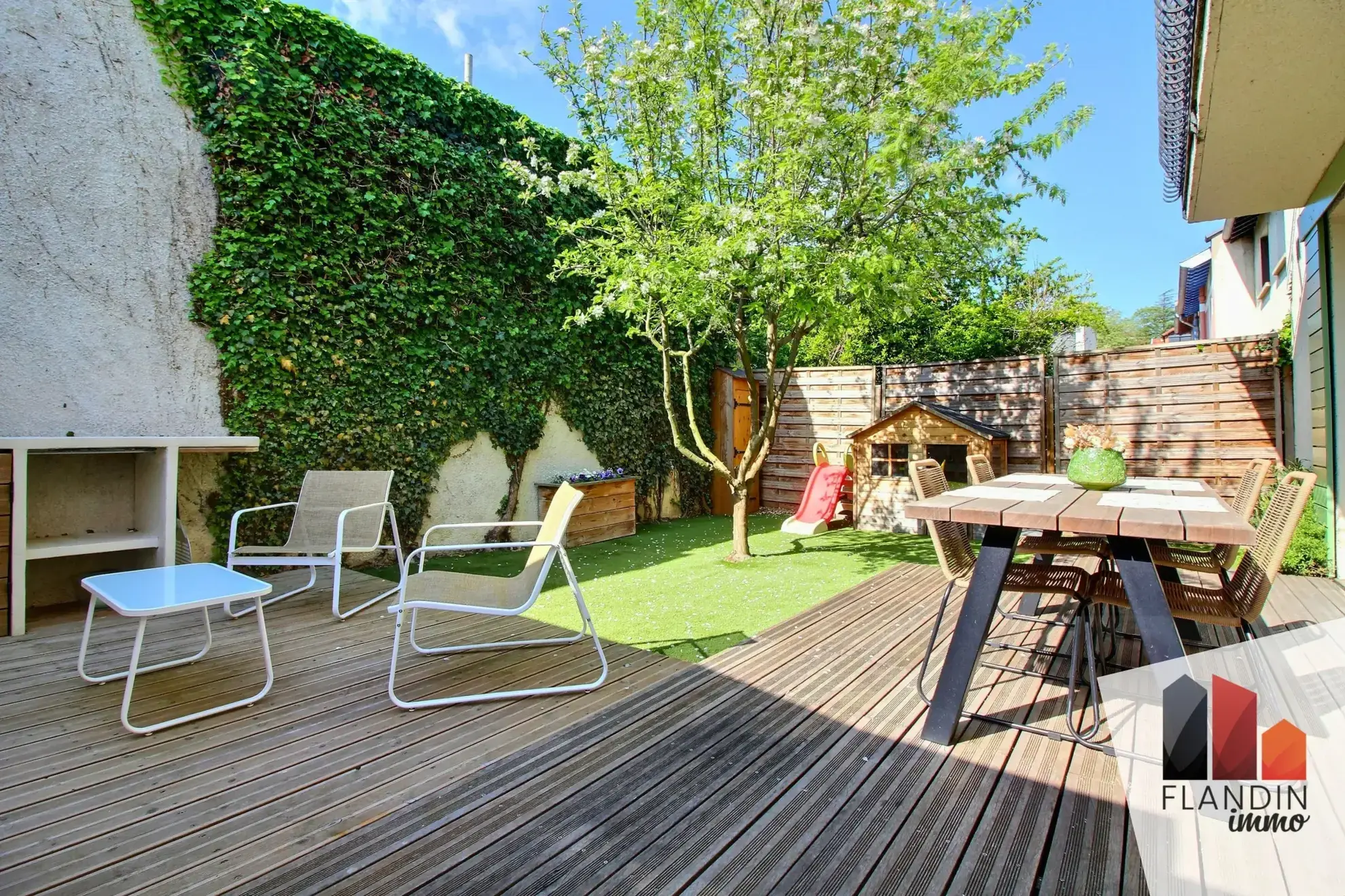Appartement avec jardin et terrasse en centre-ville de Vernaison 