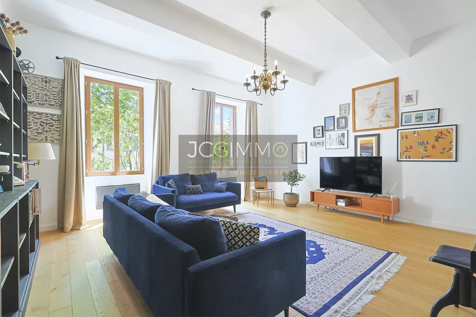 Appartement T5 rénové de 145m² avec garage à Puget-Ville 