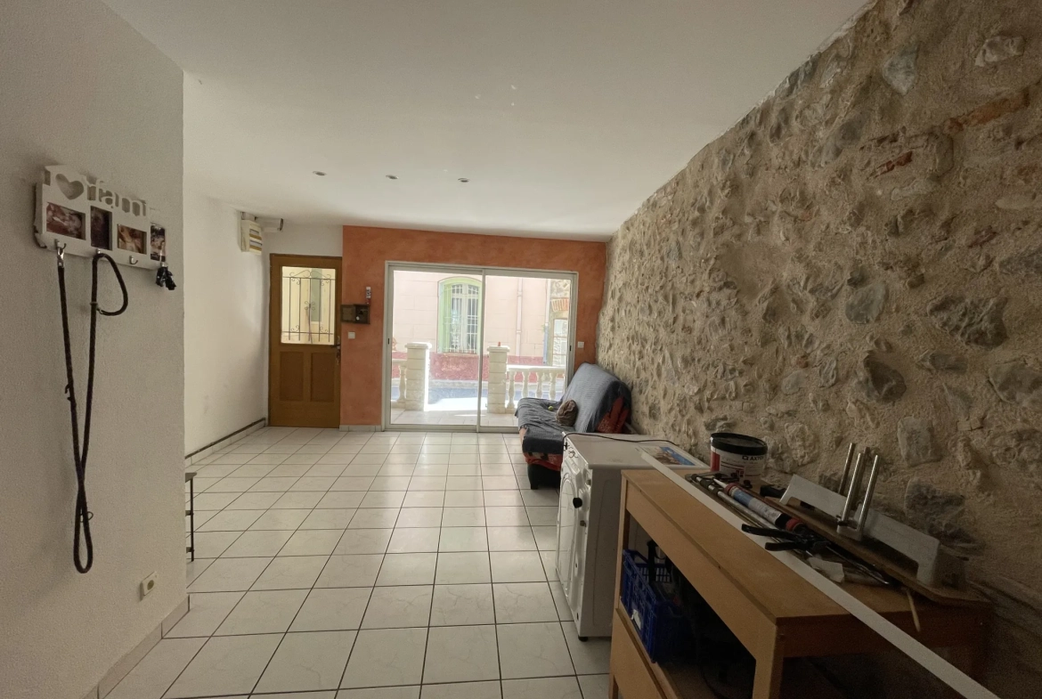 Charmante maison de village de 130 m² avec cour à Fourques 
