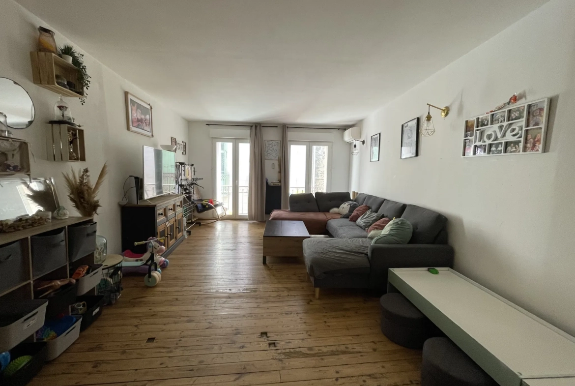 Charmante maison de village de 130 m² avec cour à Fourques 