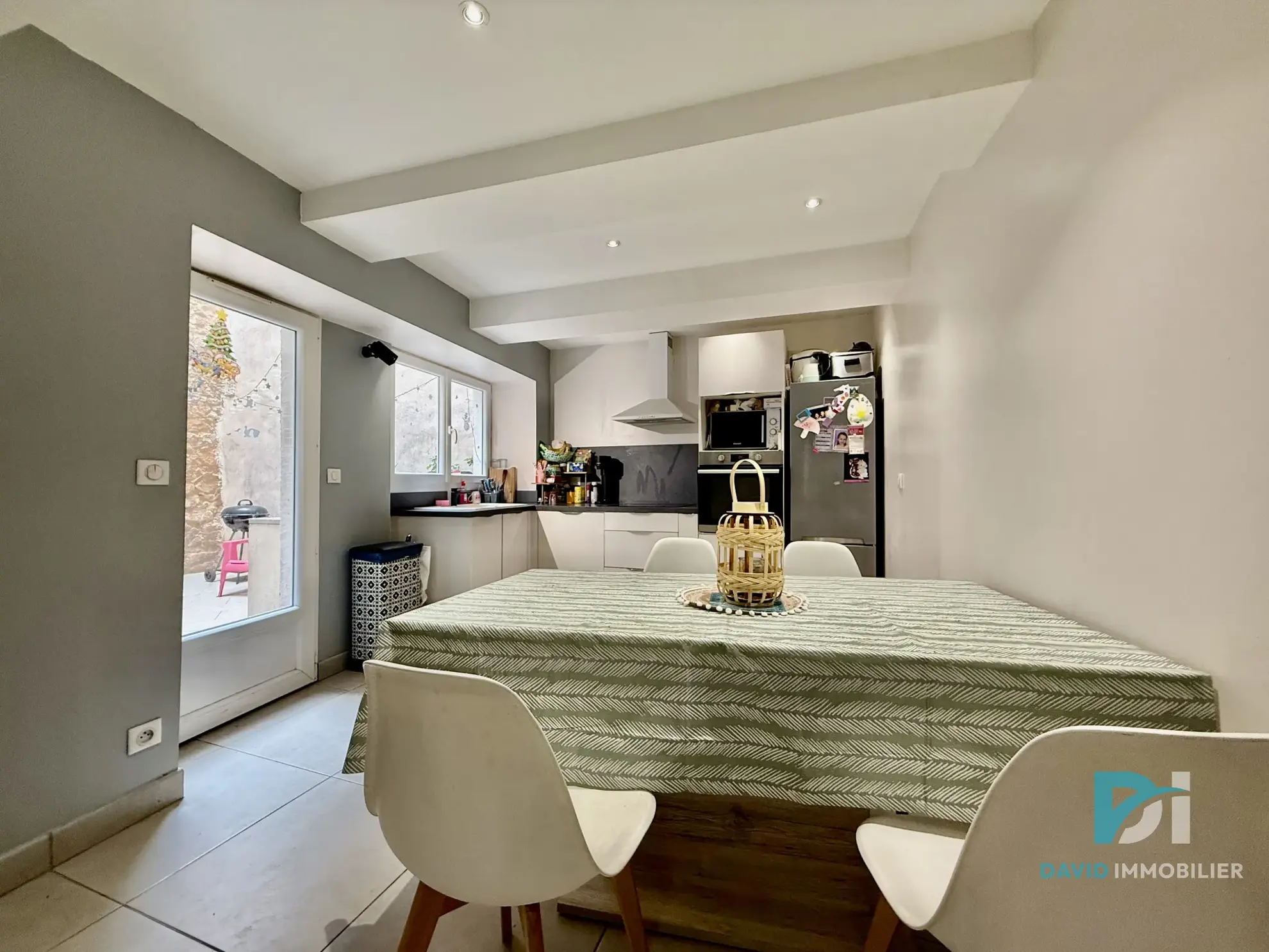 Maison de village rénovée de 121 m² avec terrasse à Florensac 