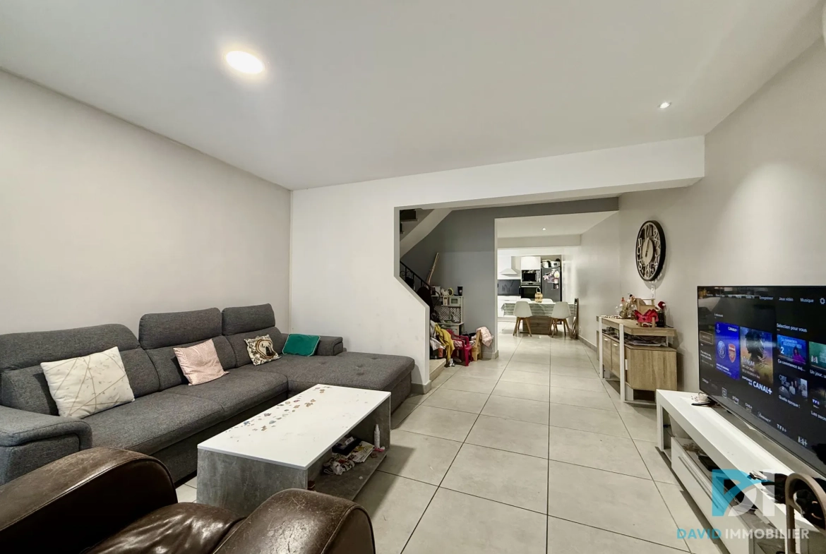 Maison de village rénovée de 121 m² avec terrasse à Florensac 