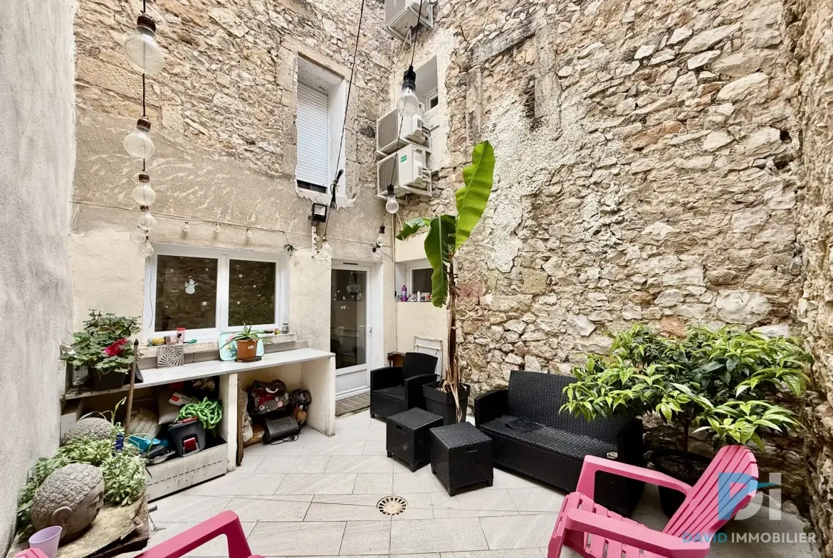 Maison de village rénovée de 121 m² avec terrasse à Florensac 