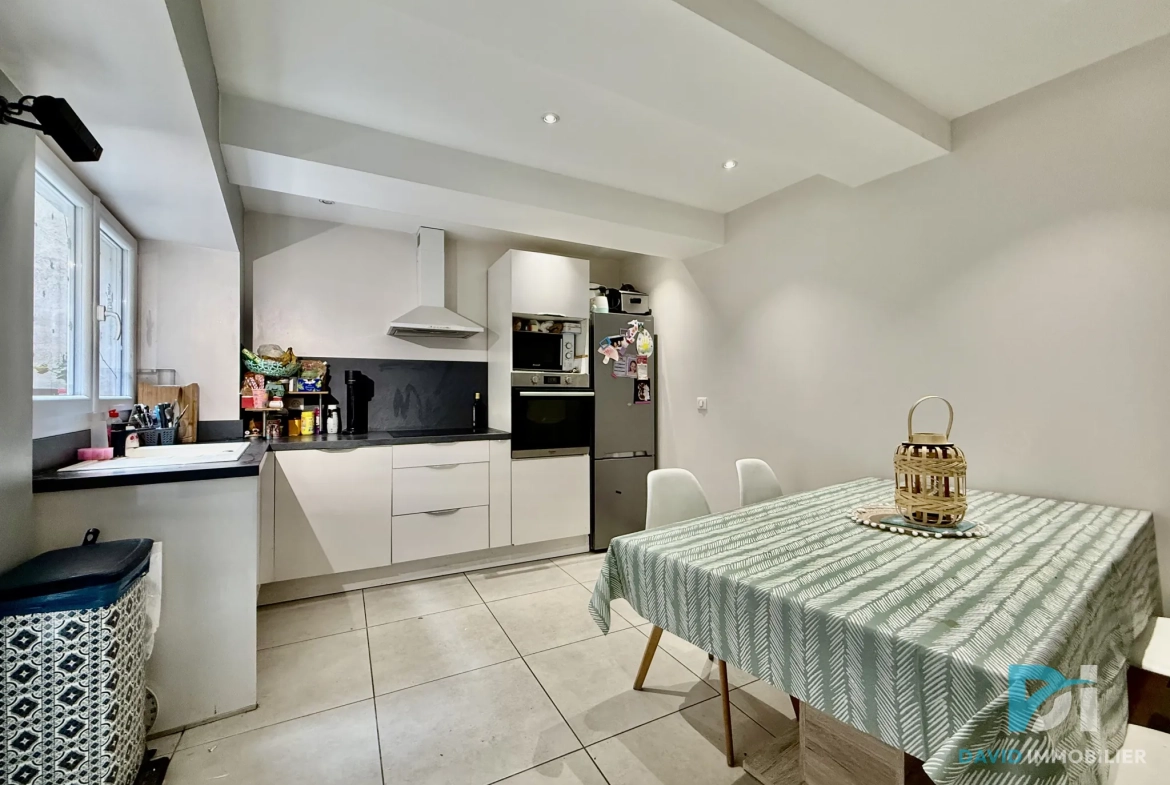 Maison de village rénovée de 121 m² avec terrasse à Florensac 