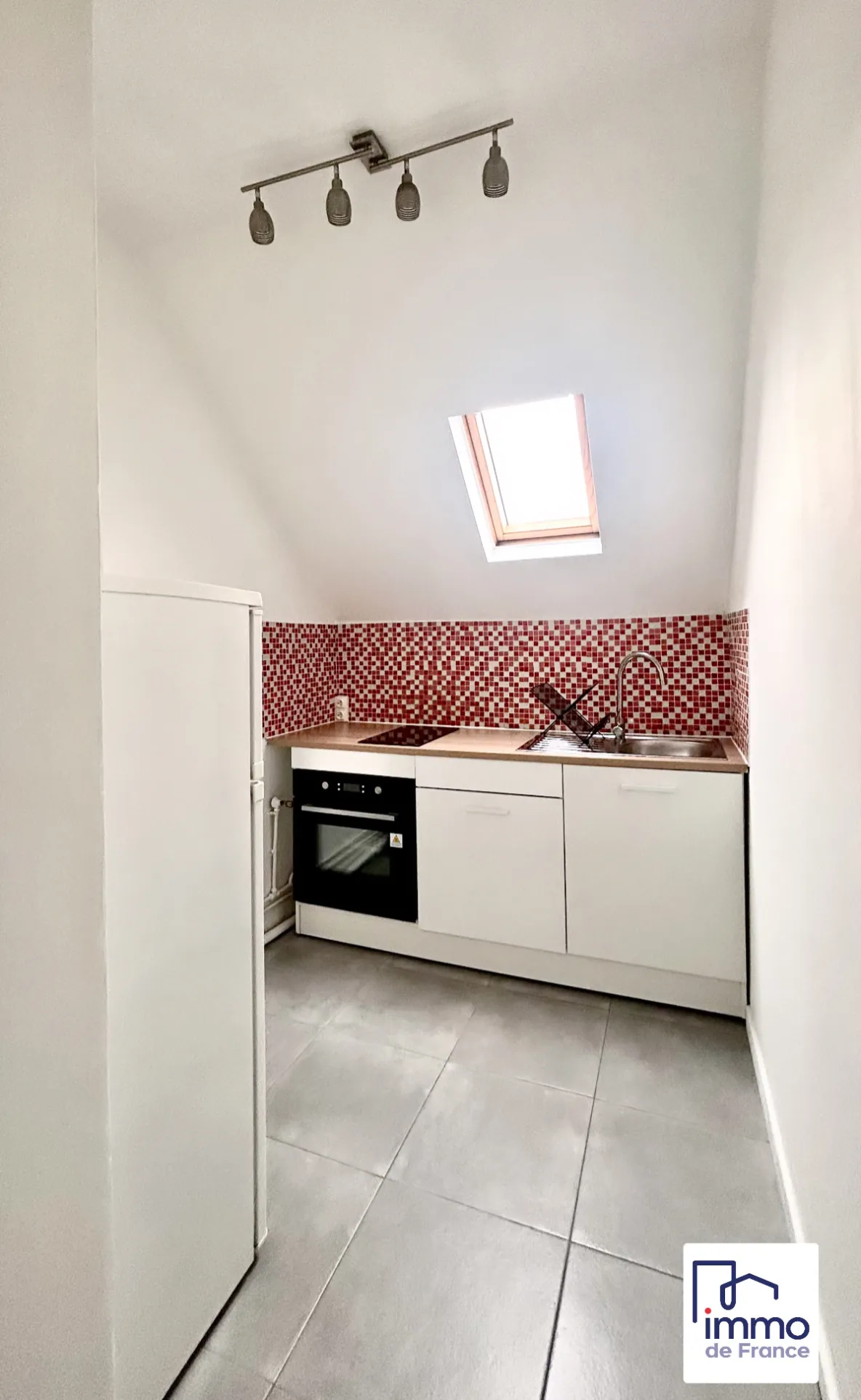 Appartement T2 rénové de 34,45 m² à Pavillons-sous-Bois, Quartier Victor Hugo 
