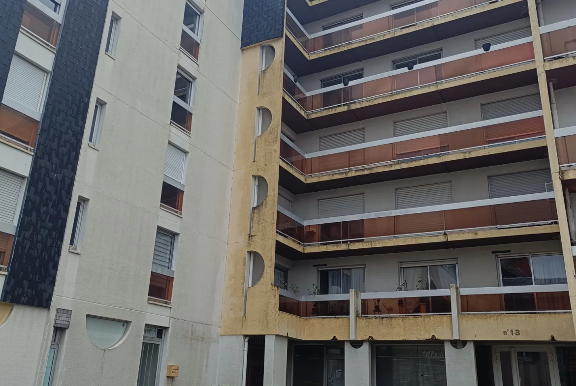 Appartement T2 à vendre à Vierzon, 47,21 m² avec balcon et parking 