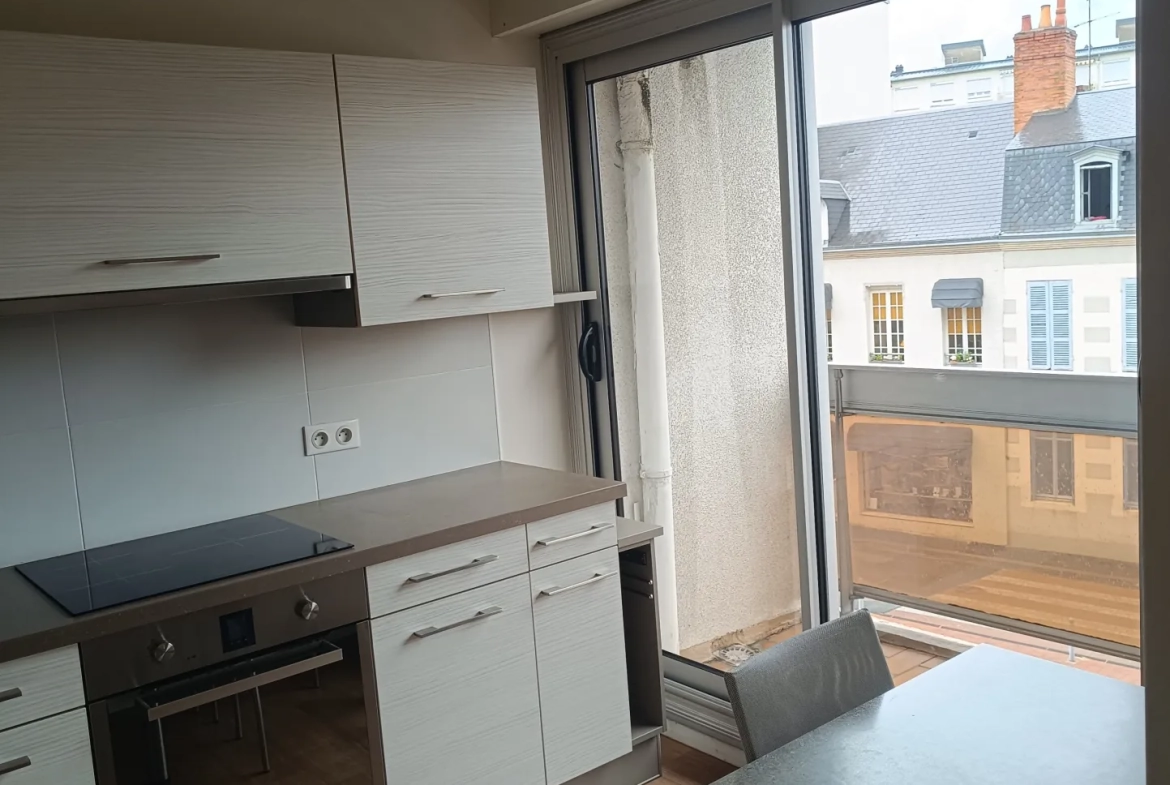 Appartement T2 à vendre à Vierzon, 47,21 m² avec balcon et parking 