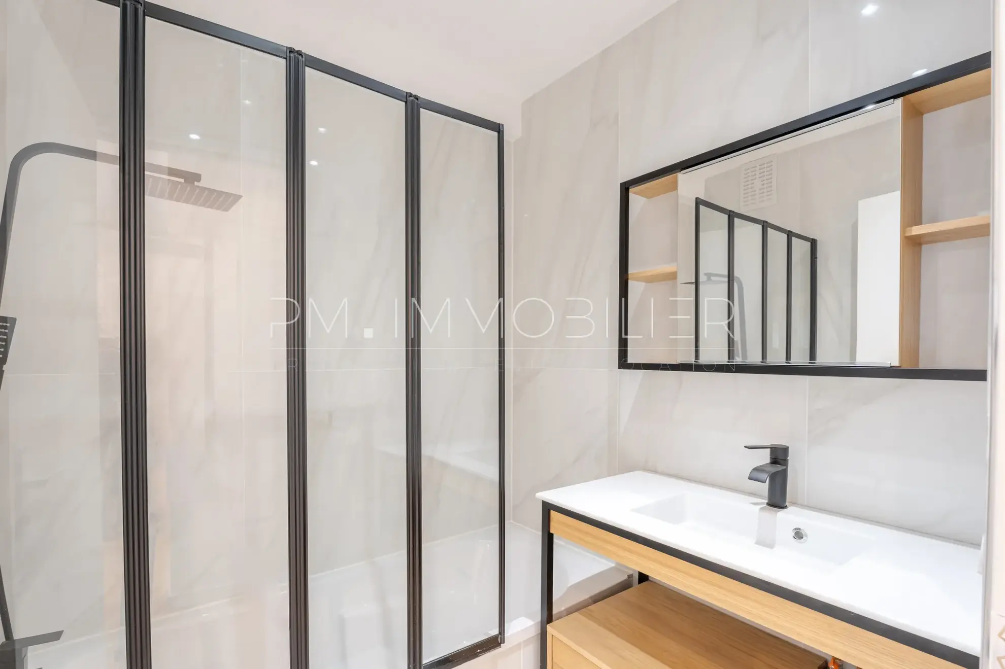 Appartement type 3 rénové de 60 m² à Marseille proche Prado avec balcon 