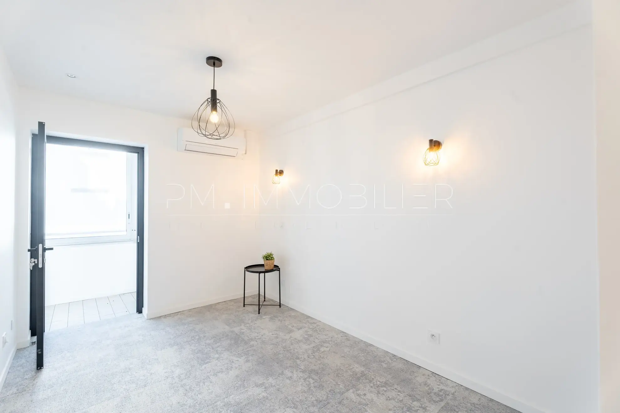 Appartement type 3 rénové de 60 m² à Marseille proche Prado avec balcon 