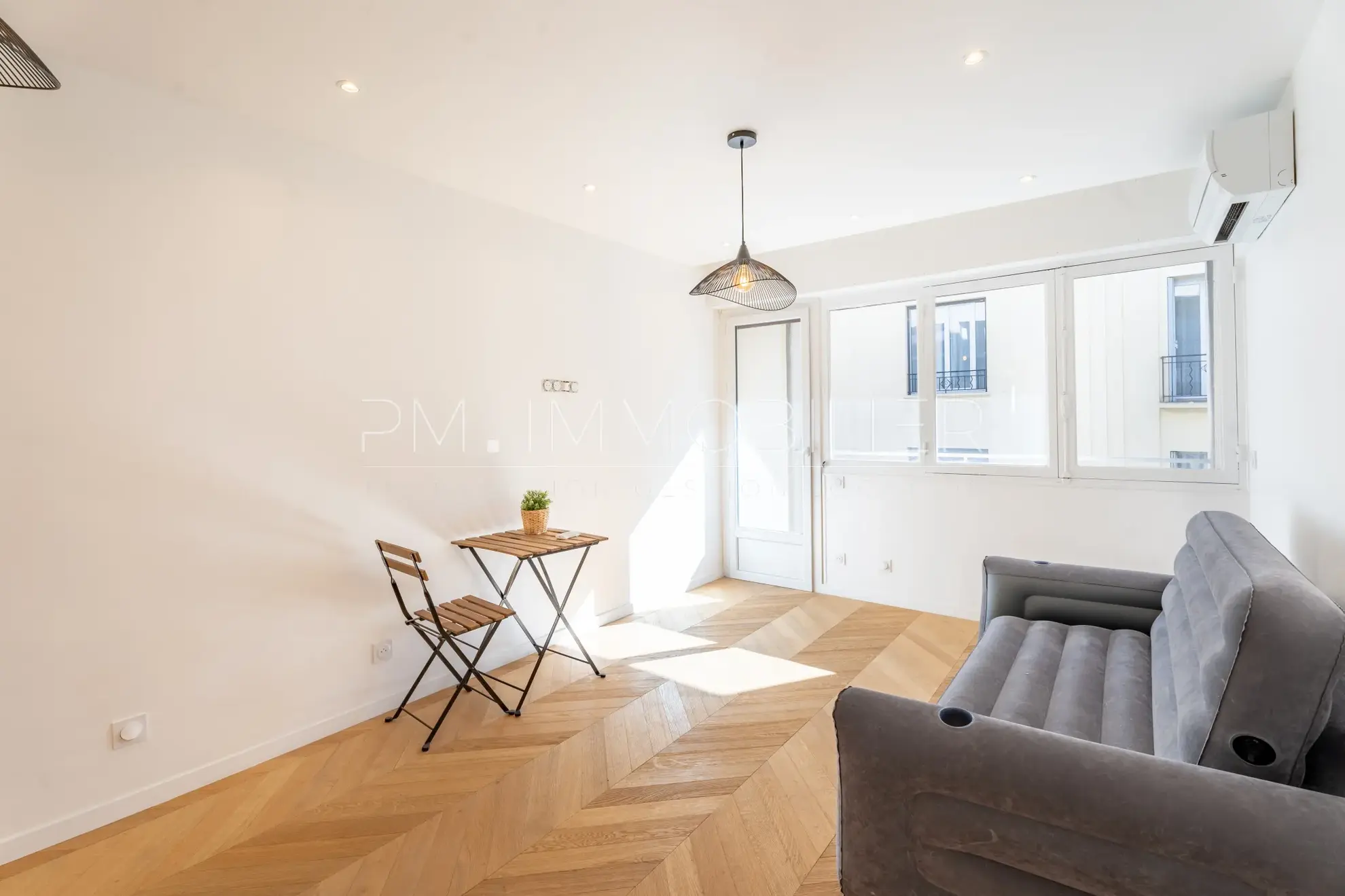 Appartement type 3 rénové de 60 m² à Marseille proche Prado avec balcon 