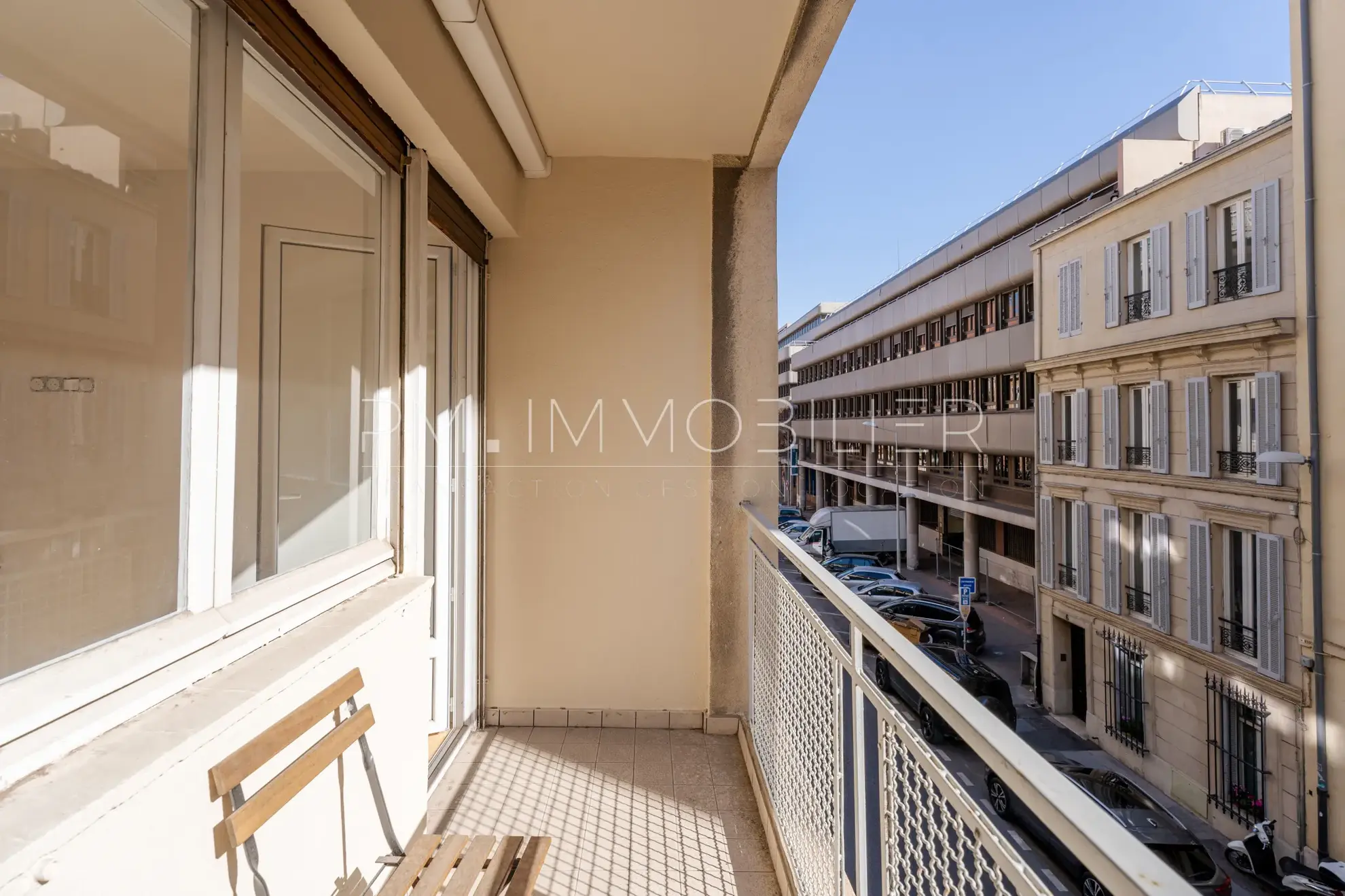 Appartement type 3 rénové de 60 m² à Marseille proche Prado avec balcon 