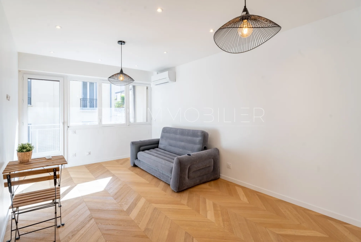 Appartement type 3 rénové de 60 m² à Marseille proche Prado avec balcon 