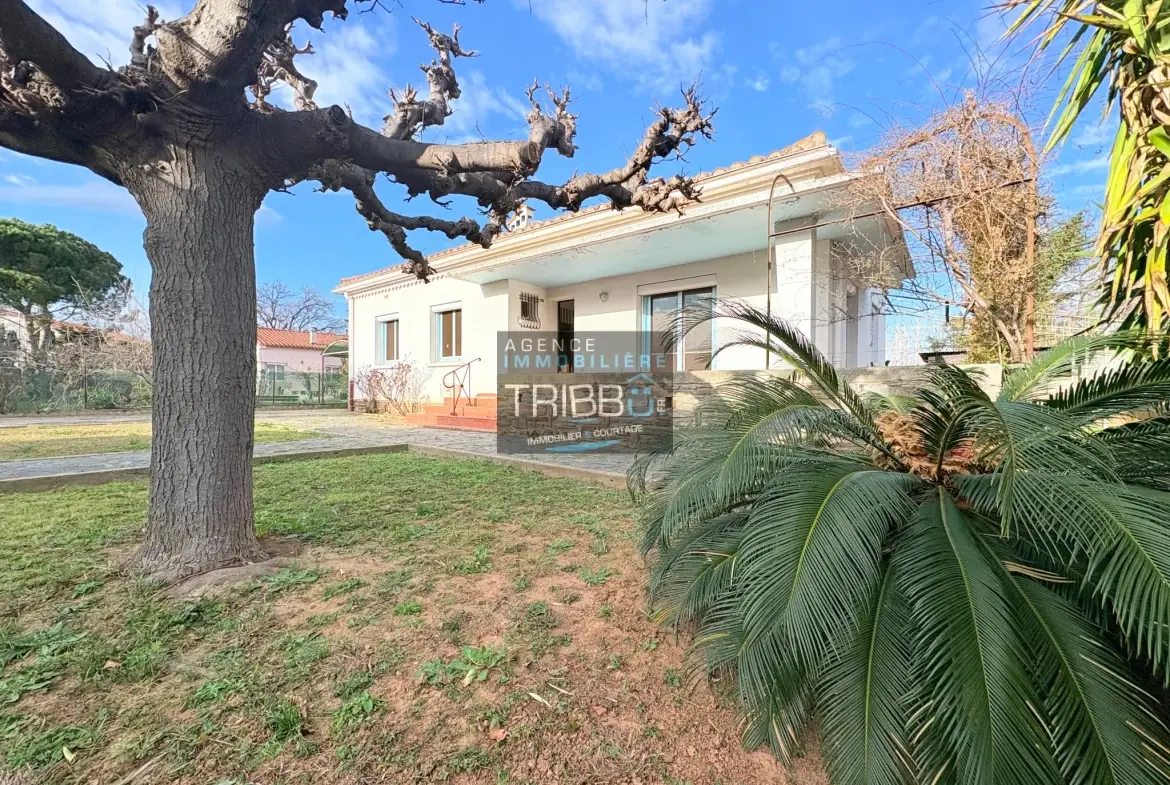 Maison de plain-pied à Thuir avec 4 chambres, garage et terrain de plus de 650 m² 