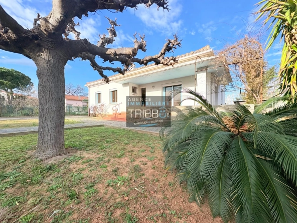 Maison de plain-pied à Thuir avec 4 chambres, garage et terrain de plus de 650 m²