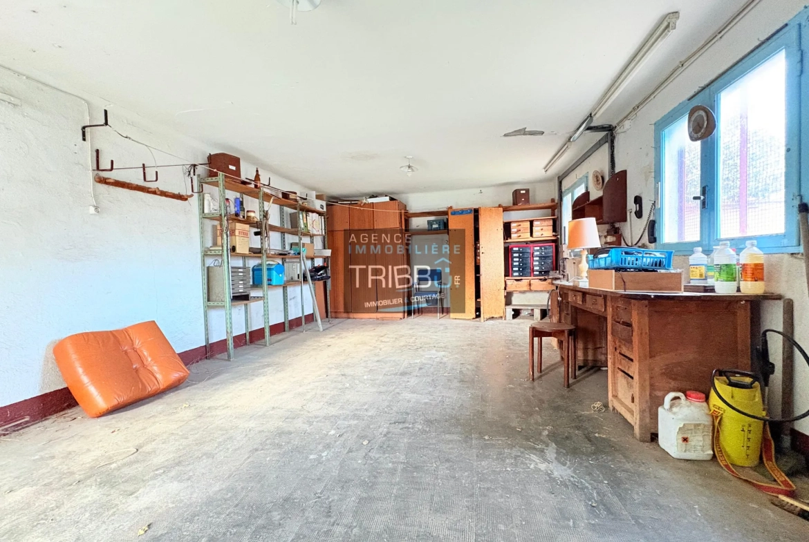 Maison de plain-pied à Thuir avec 4 chambres, garage et terrain de plus de 650 m² 