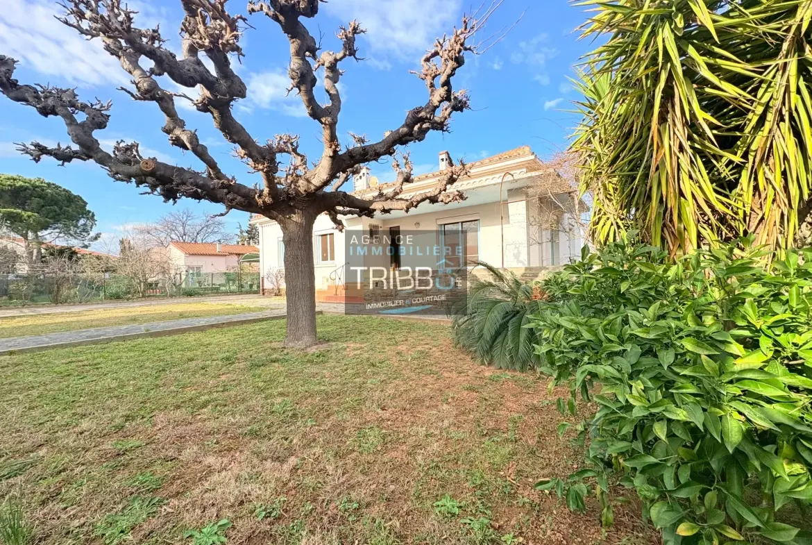 Maison de plain-pied à Thuir avec 4 chambres, garage et terrain de plus de 650 m² 