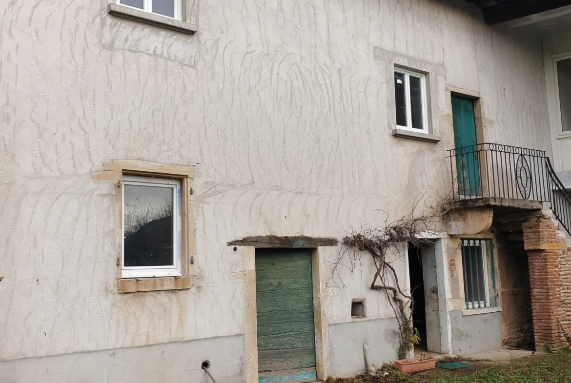 Maison à rénover de 160 m² à Misérieux avec potentiel d'aménagement 