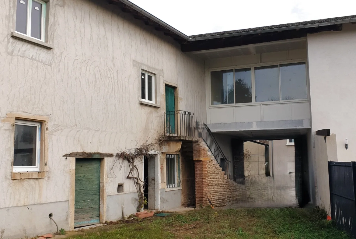 Maison à rénover de 160 m² à Misérieux avec potentiel d'aménagement 