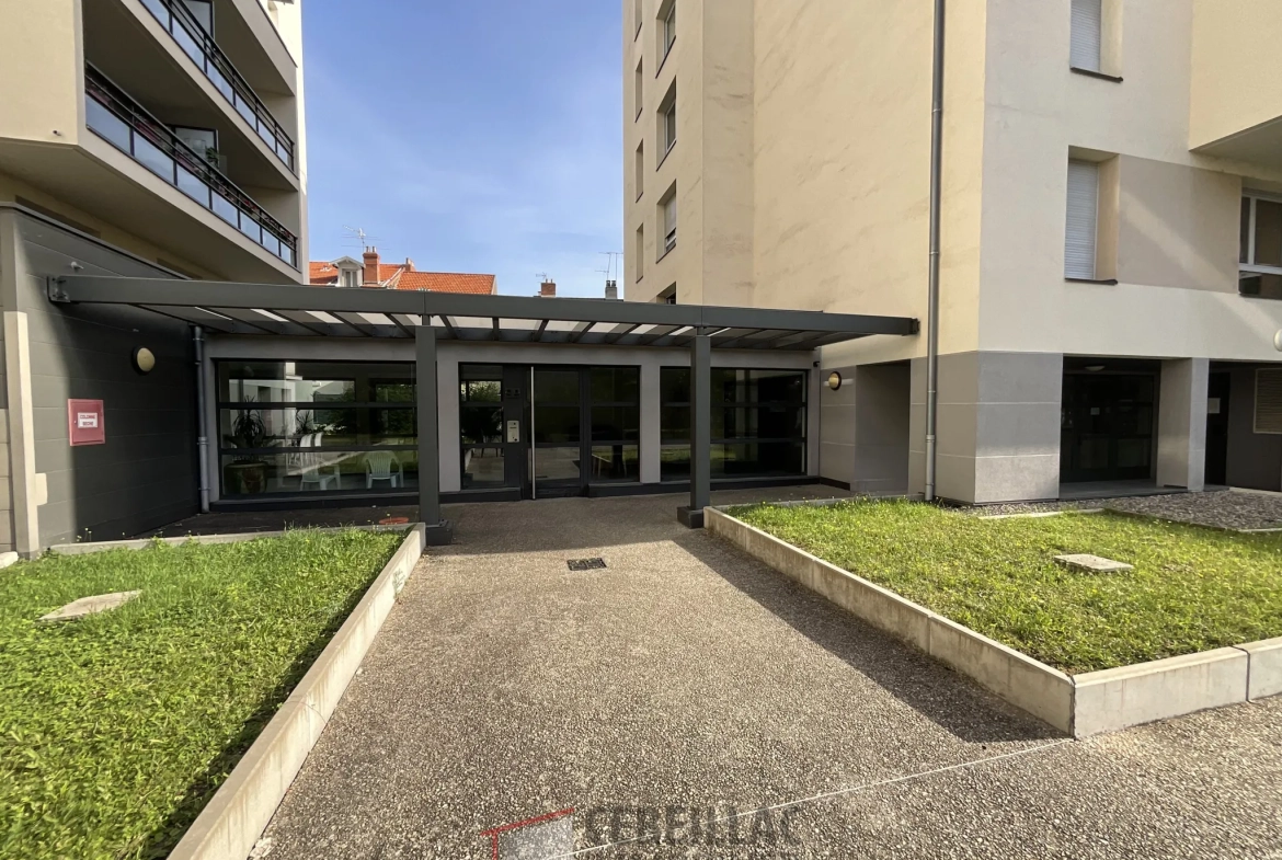 Studio en résidence sécurisée à Clermont-Ferrand - 30 m² avec jardin et terrasse 