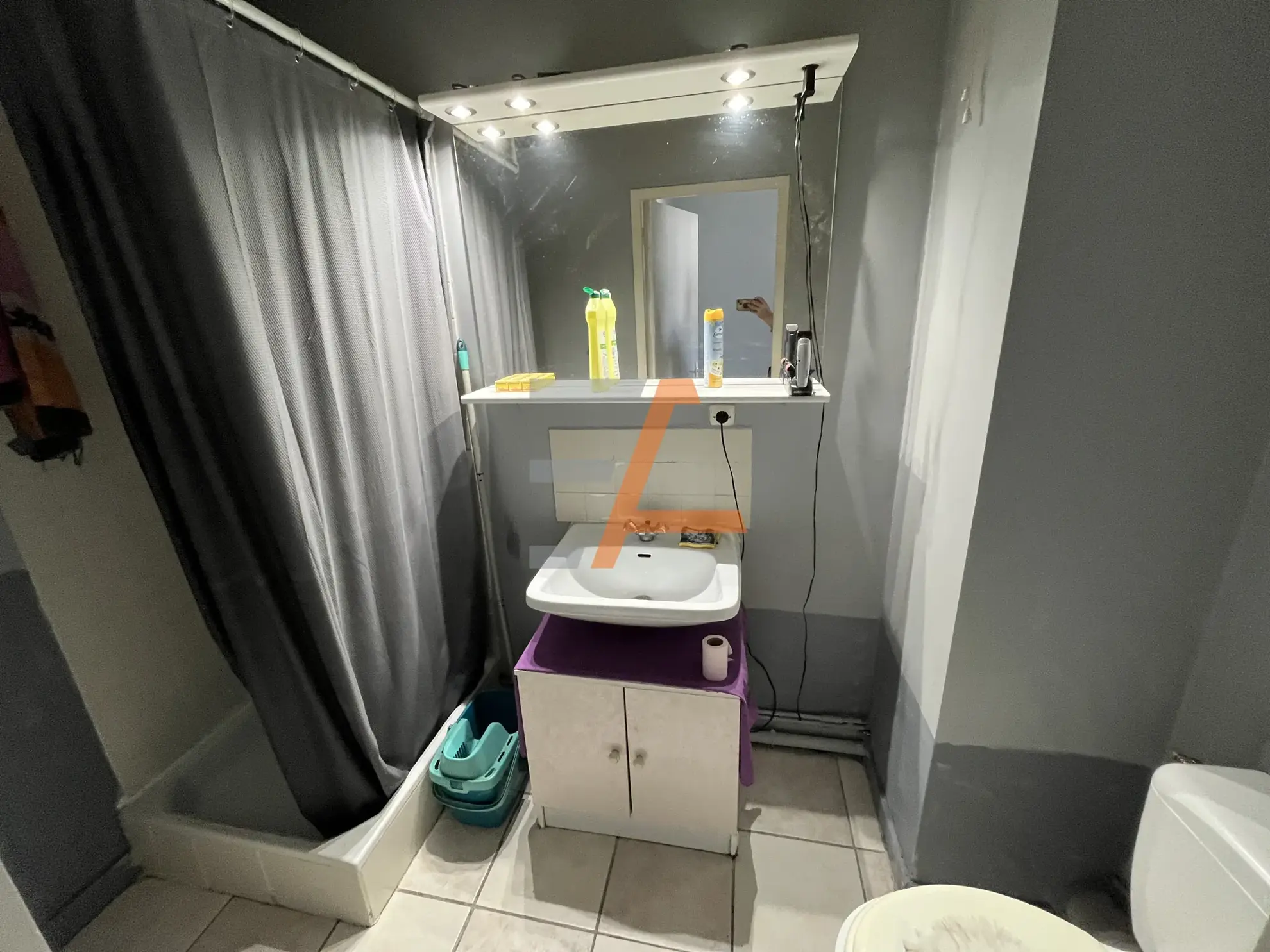 Investissement immobilier à Saint-Étienne : T1 avec parking proche place Jacquard 