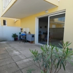 Bel appartement en rez-de-chaussée avec grande terrasse et parking souterrain à Lezignan-Corbieres