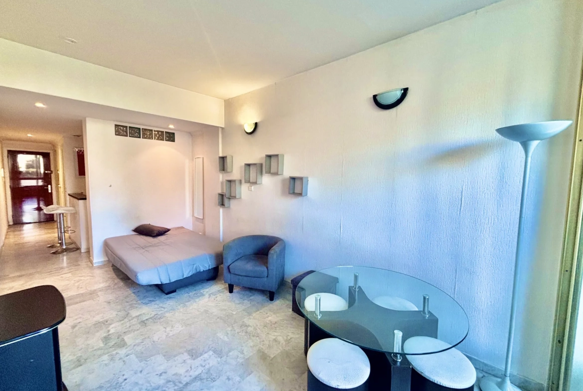 Appartement de 35 m² à vendre au centre de Cannes, proche Croisette et Palais des Festivals 