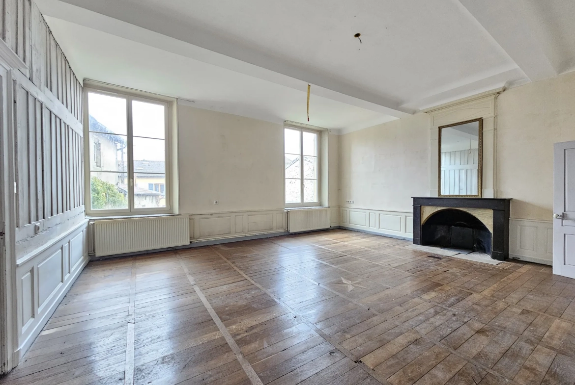 Ancien presbytère à Ligny en Barrois avec grand potentiel de rénovation 