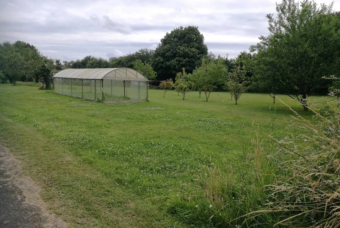 Maison à vendre de 140 m2 avec grand terrain à Hauterive, Normandie 